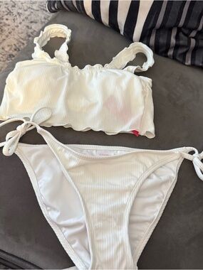 Xhilaration White Ribbed Ruffle Bikini Set